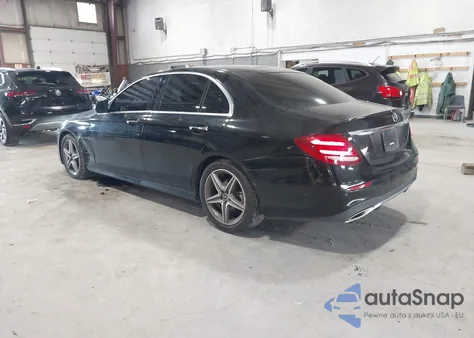 2018 Mercedes-Benz E 300 4Matic z USA, uszkodzony, nr VIN WDDZF4KB5JA389148